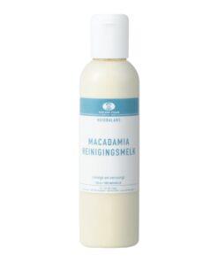 Seijiyoung Van der Piguet Macadamia Cleansing Milk