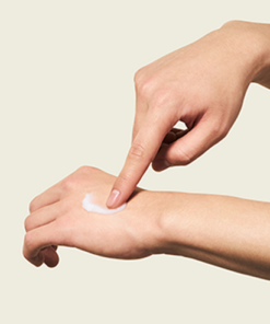 Openwork lotion for sensitive skin