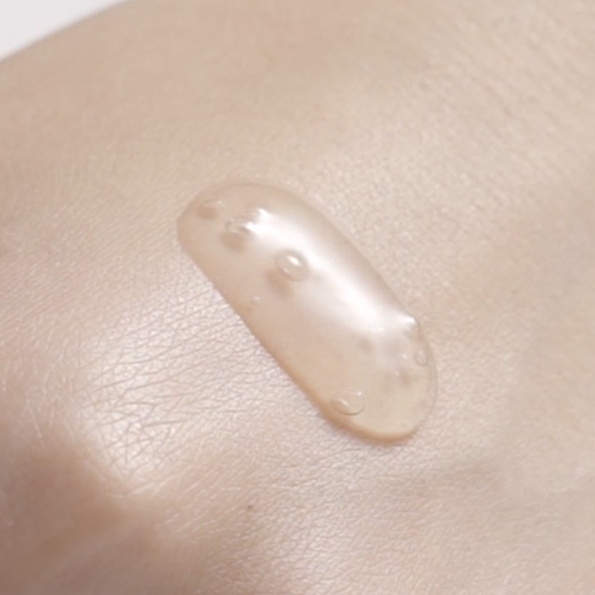 Dewy Tree Pure Soothing Snail Essence Water - Image 3