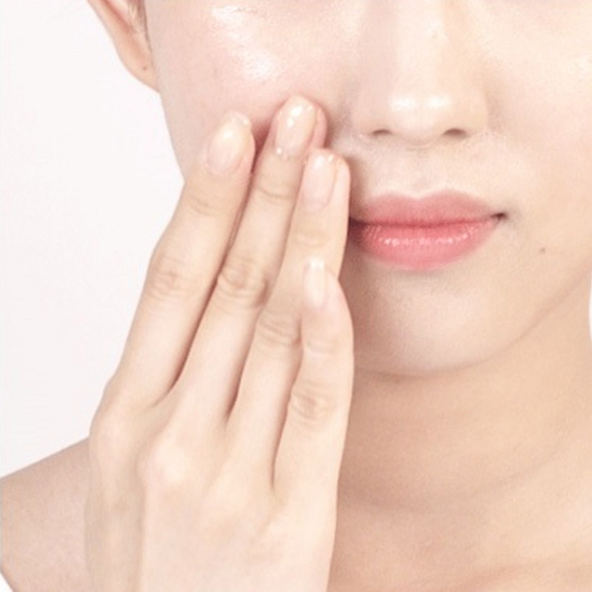 Innisfree Green Tea Balancing Cleansing Oil - Image 2