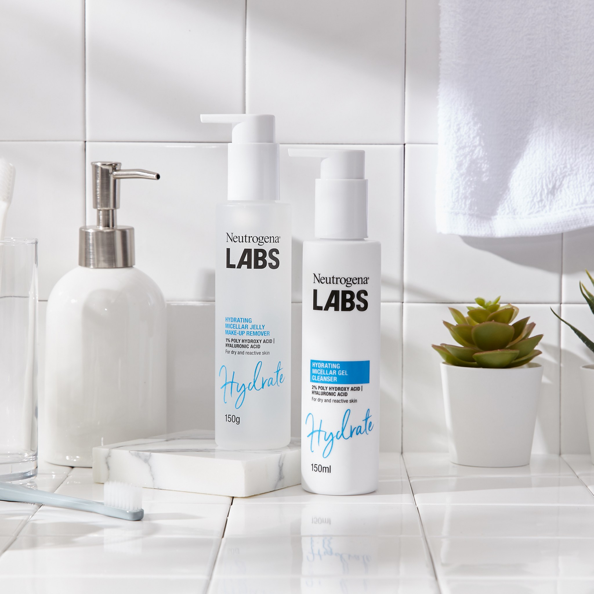 Neutrogena Labs Hydrating Foaming Gel Cleanser - Image 5